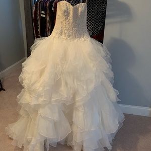 Oleg Cassini wedding dress